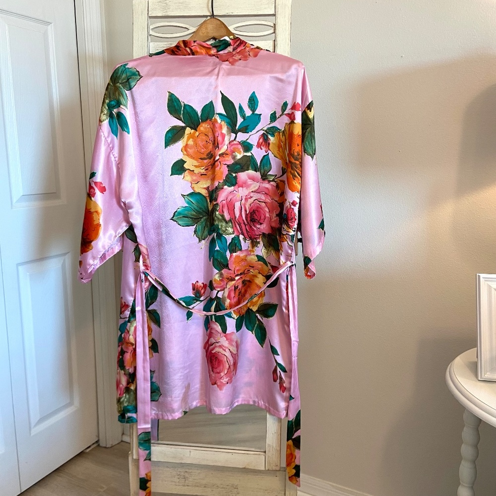 Floral Roses Pink Kimono Robe with Belt size Small - Picture 2 of 5